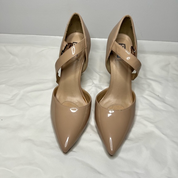 Signature Tan pumps size 8 - Picture 3 of 8